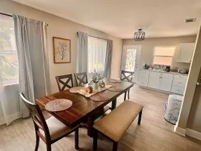 Cozy Home Modern Interior Near The Golden Isles GA - Image 5