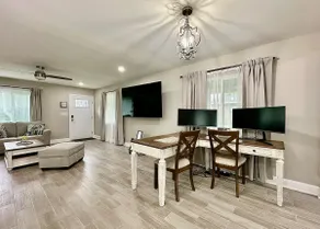 Cozy Home Modern Interior Near The Golden Isles GA - Image 3