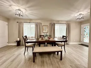 Cozy Home Modern Interior Near The Golden Isles GA - Image 4