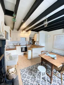 Corner House - Image 3