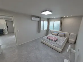 2nd-Floor Suite Ganseong House, Pohang (5-Minute Walk from Jukdo Market, Yeongildae-Songdo Beach, Right in Front of Parking Lot) - Image 3