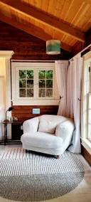 Dreamy Lakeside Hideaway-Boat-access only - Image 3