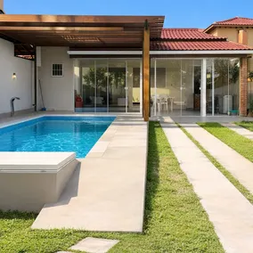 House with heated seafront pool. - Image 2