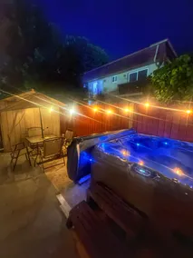 Miami escape | patio hot tub grill | free parking - Image 2