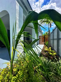 Miami escape | patio hot tub grill | free parking - Image 5