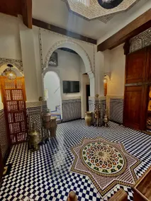 Entire Dar Tagore, with breakfast, at 94 Mbit/s - Image 2