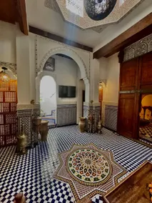 Entire Dar Tagore, with breakfast, at 94 Mbit/s - Image 4