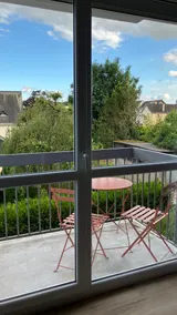 Modern apartment in downtown Laval - Image 3