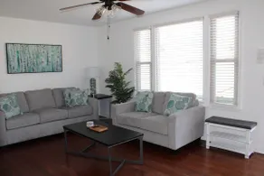 Cozy Home in the Valley- 20 min to Nashville - Image 4