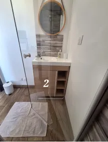 Quiet accommodation. Close to A28, private bathroom. - Image 5