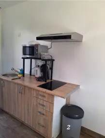 Quiet accommodation. Close to A28, private bathroom. - Image 3