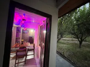 Work-Friendly Plum Orchard Stay in Kullu-Manali - Image 4