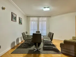 Apartment with 2 double bedrooms and 1 single - Image 2
