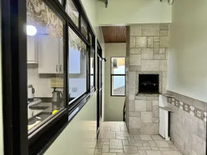Apartment with 2 double bedrooms and 1 single - Image 4