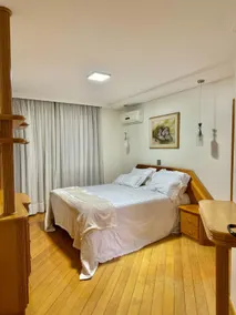 Apartment with 2 double bedrooms and 1 single - Image 5