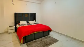 Peaceful Green-View Luxury 2 BHK - Image 4