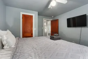 Sleeps 5|King Beds|Comfortable Stay|Warrensburg - Image 3
