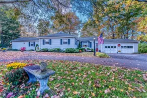 Catskills River Cottage - 2BR w/ Hot Tub! - Image 4