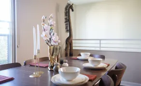 Family Townhome in Miracle Mile Free Parking & Spa - Image 5