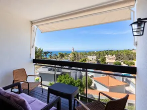 Cascais Prime 2BR with Balcony near Casa da Guia - Image 2