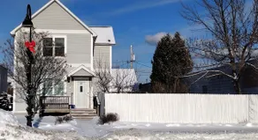 Walk to Lake Superior trail. 3bed 2 bath with loft - Image 4