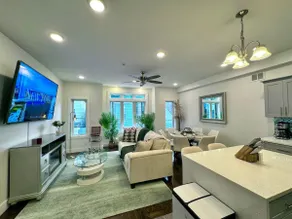 Designer 3BR Near NYC & MetLife | Free Parking - Image 2