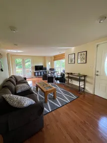 Corner Cottage at Edg-Clif Farms & Vineyard - Image 3