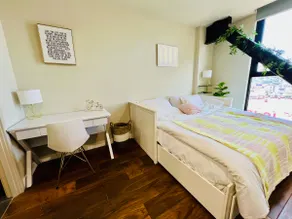 Cozy Luxurious 2BD/2BA Downtown - Image 5