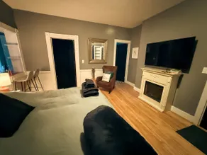 Romantic Apt. in Historic Home - Image 3