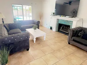 Beautiful 3bed 2bathW/Pool - Image 3