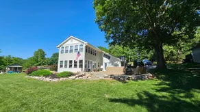 Buck Creek Cove Lake House - Image 2