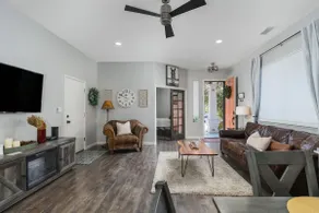 3BR 2BA, MTN view, relaxing yard - Image 3