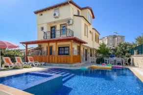 Villa with Kids Pool, 5 Min to Beach - Image 1