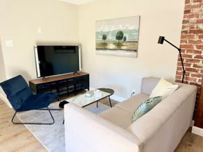 Cozy Oasis in Sarnia - Image 2