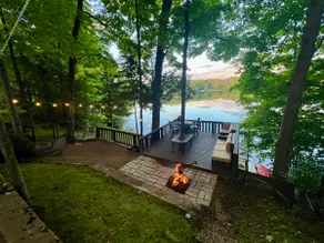 Lakefront Retreat • Beach • Kayaks • Sunsets - Image 5