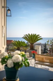 Huge terrace with sea view • Parking • Air conditioning - Image 5