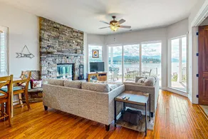 Lakefront home with kayaks, dock, WiFi - Image 3