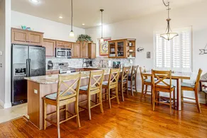 Lakefront home with kayaks, dock, WiFi - Image 4