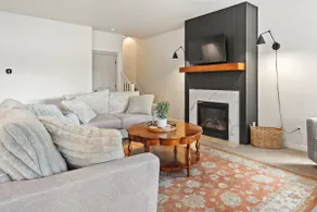Cozy Sunshine Retreat in Bend - Image 2