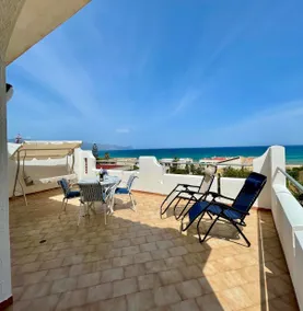 House a few steps from the sea with terrace and view - Image 2