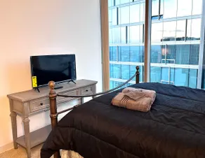 Highrise 2ba2bd w/breathtaking view | Free Parking - Image 5