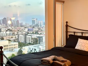 Highrise 2ba2bd w/breathtaking view | Free Parking - Image 4