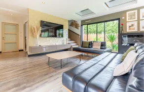 Modern Villa With Private Pool - Image 4