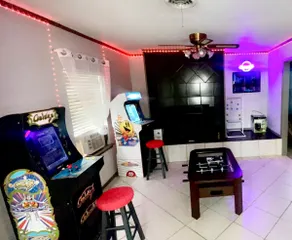 Stay Inn & Game - Image 5