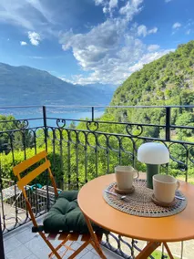 Two-room apartment with balconies overlooking the lake – near Varenna - Image 2
