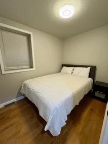 4BR Downtown Retreat Free Street Parking - Image 5