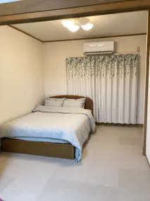 Within walking distance of Osaka Castle - Accommodates 7 people - Convenient access to nearby tourist destinations - Easy to stay in - Image 4