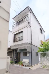 Within walking distance of Osaka Castle - Accommodates 7 people - Convenient access to nearby tourist destinations - Easy to stay in - Image 2
