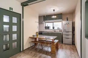 Within walking distance of Osaka Castle - Accommodates 7 people - Convenient access to nearby tourist destinations - Easy to stay in - Image 3