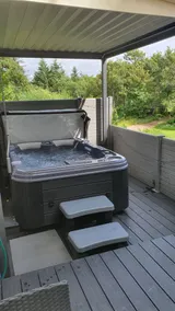 River Cottage Hot tub spa - Image 3